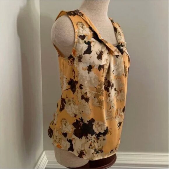 Talbots Sleeveless Floral Pleated Scooped Neckline Blouse Small Petite - Picture 4 of 11